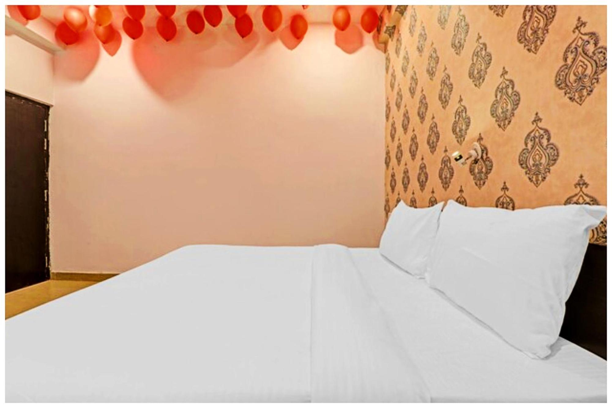 Hotel Budget A G L Near Temple - Hygiene & Spacious - With Wifi- And Parking Facilities - Premium In Lucknow