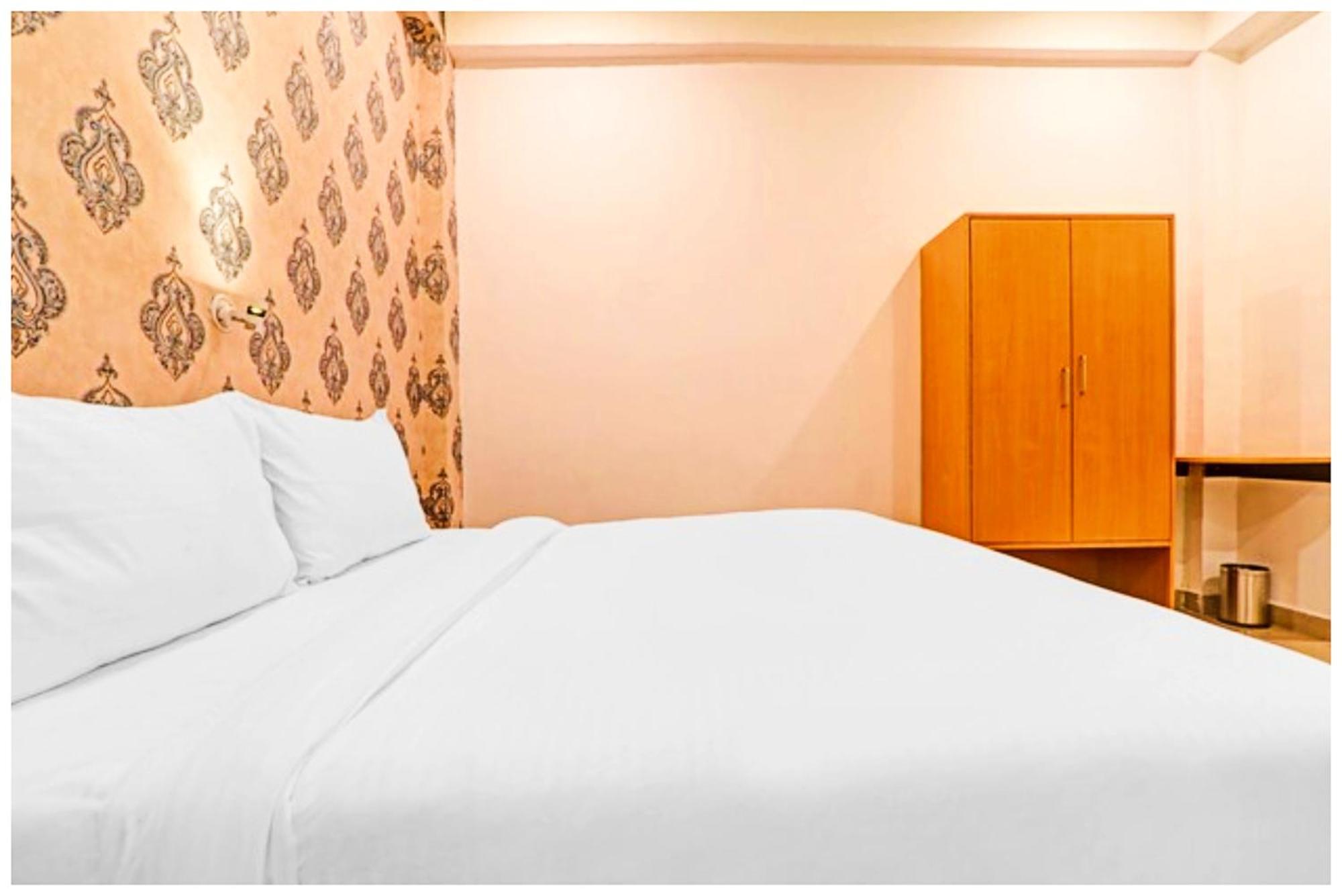 Budget A G L Near Temple - Hygiene & Spacious - With Wifi- And Parking Facilities - Premium In Lucknow